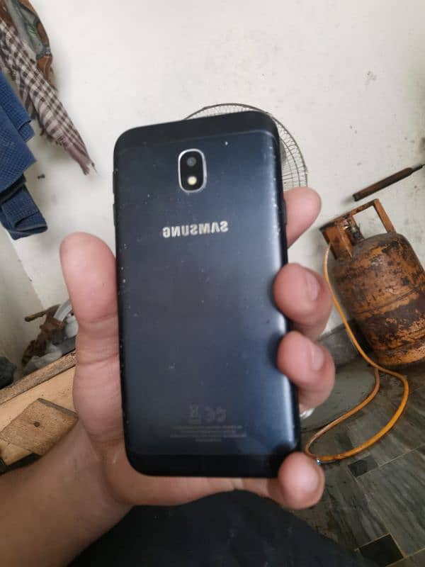 samsung j3 pro 1