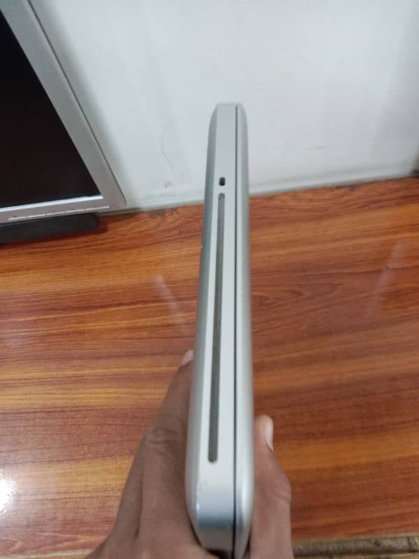 Apple MacBook pro i7 2