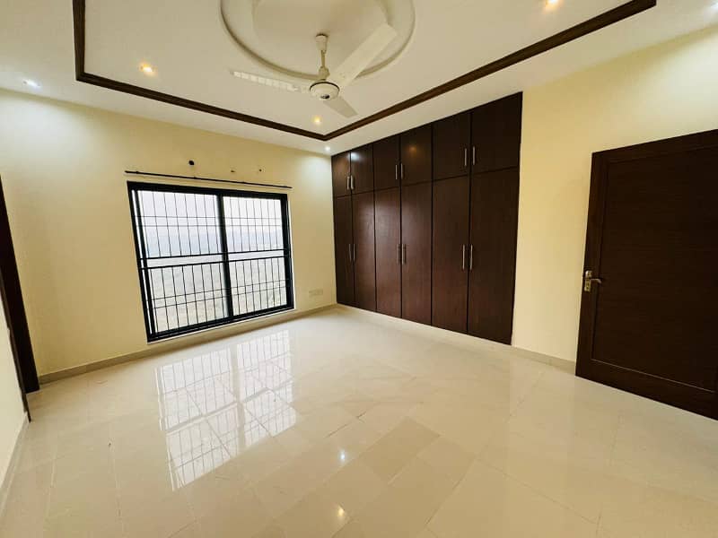 1 Kanal Full House Available For Rent In DHA Phase 5 0