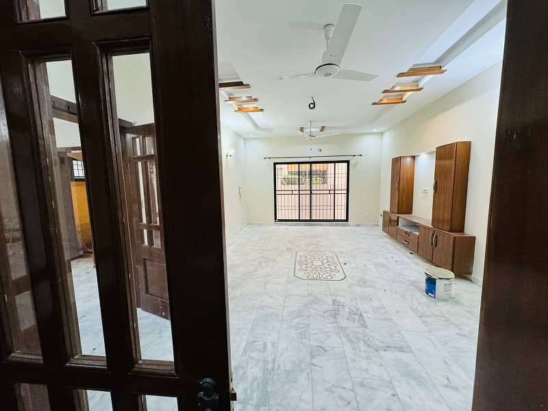 1 Kanal Full House Available For Rent In DHA Phase 5 17