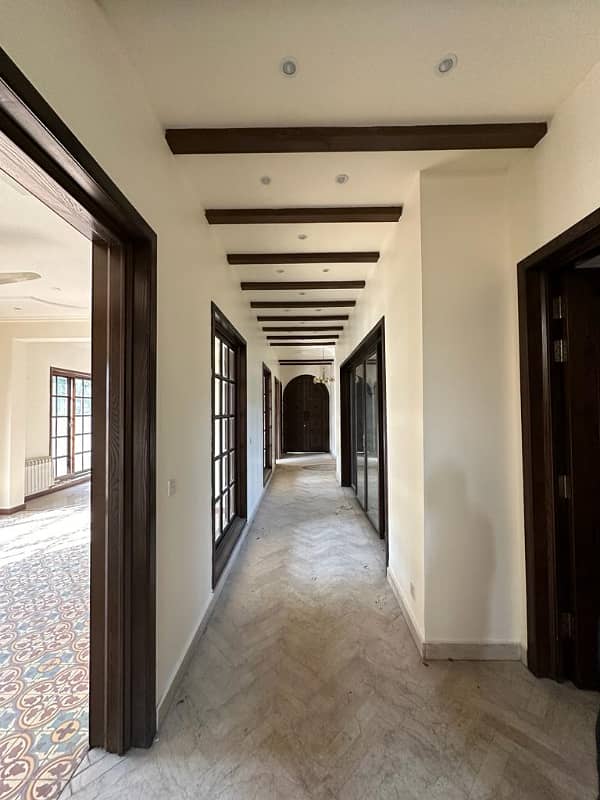 1 Kanal House Available For Sale In DHA Phase 1 6