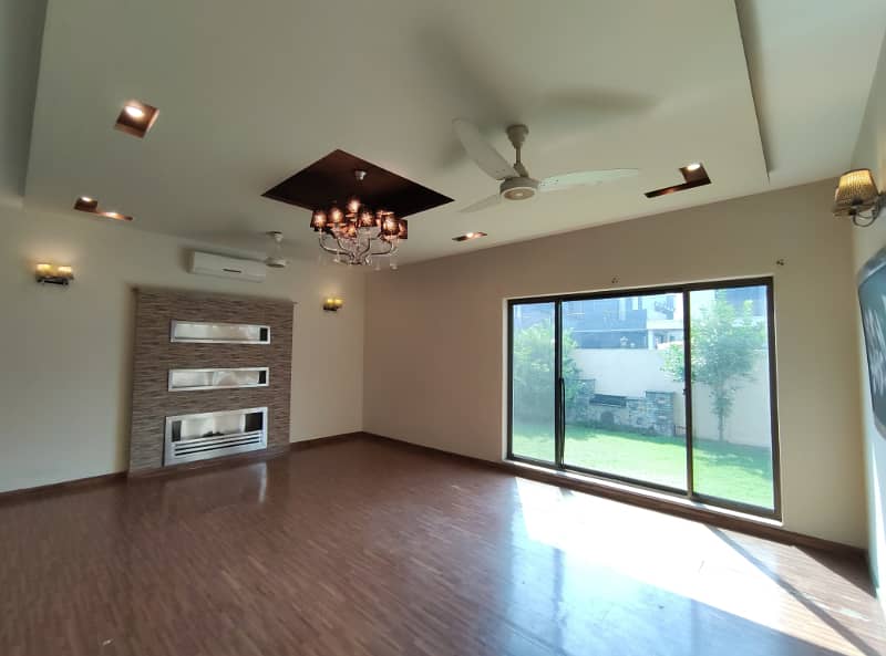 1 Kanal Full House Available For Rent In DHA Phase 4 1