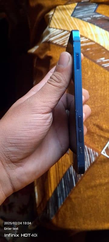 I phone 12 for sale 64 Gb Factory unlocked condition 10/8 7