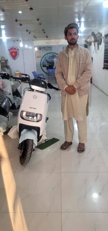 metro electric scooter whatsapp 03161952834 3