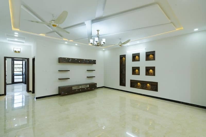 Book A 3200 Square Feet House In G-15 4