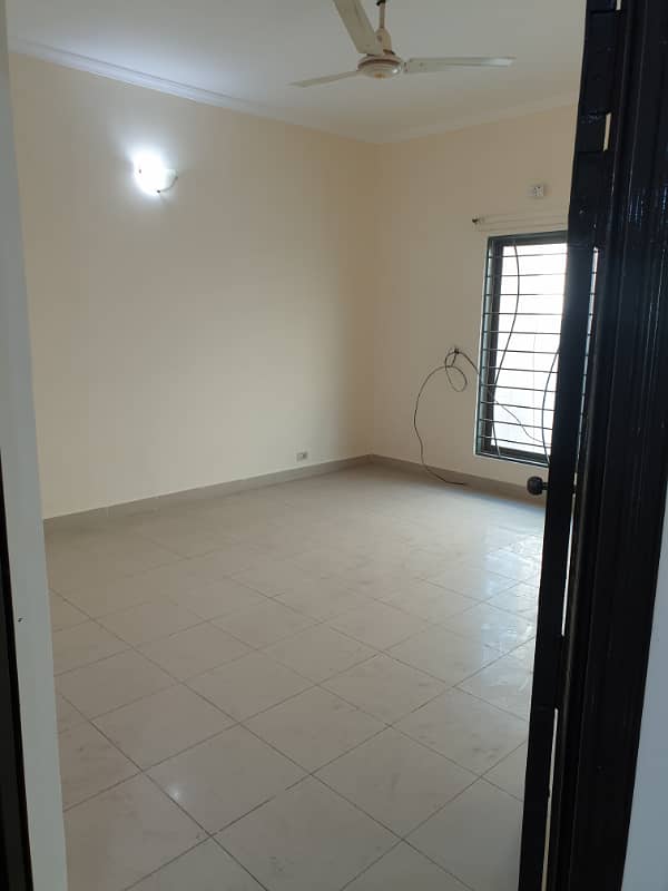 12 Marla 4 Bedrooms with Basement House For Rent 11