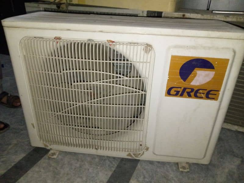 2 add out door Ac for sell 1 add a tan ac mokaml 0