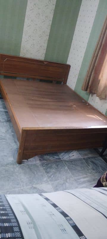 want to sale  bed 2