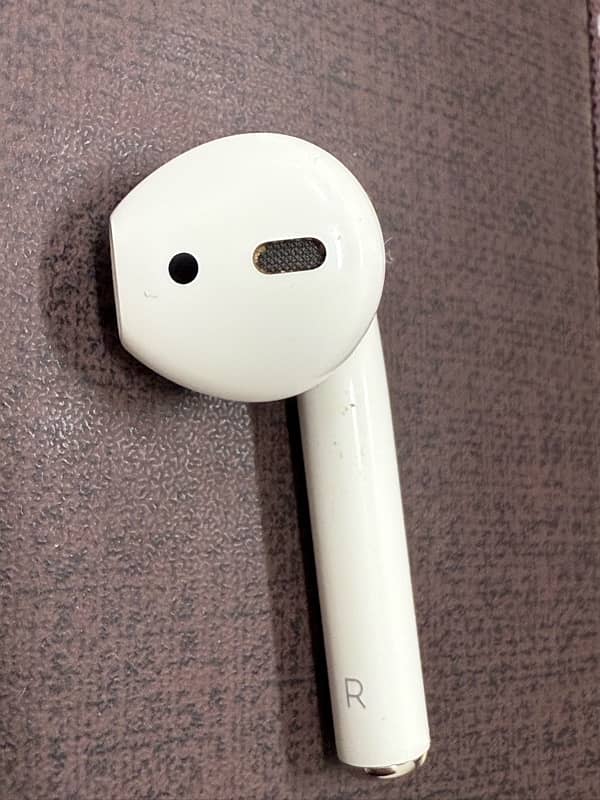 Apple Airpods 2 (2nd Generation) 100% Original 3