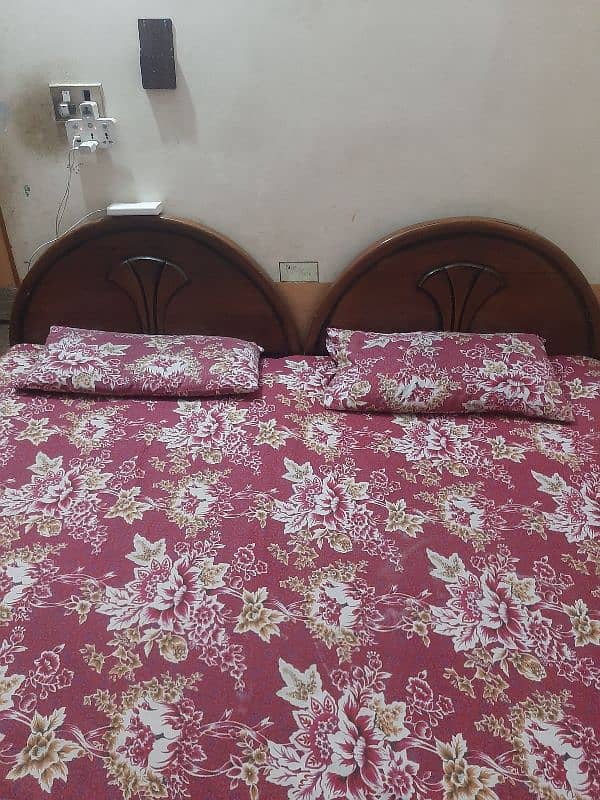 2 Single beds 4