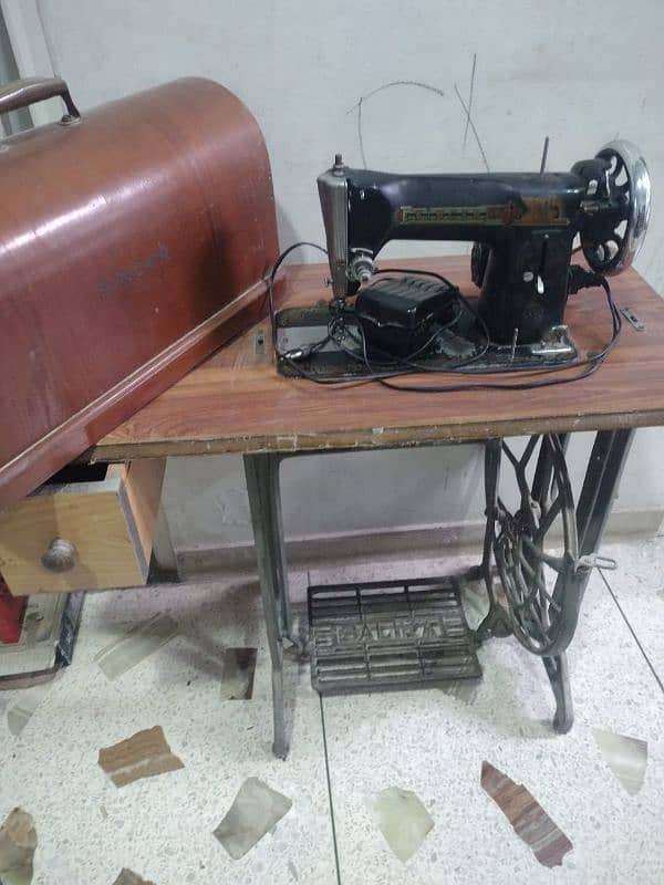 Singer Sewing Machine With Motor And Stand 2