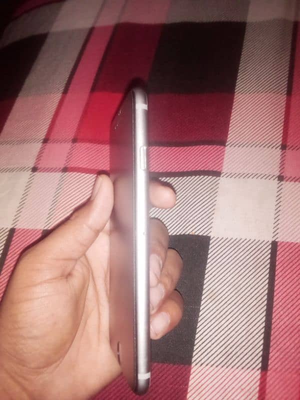 I'm selling my iPhone 6 3