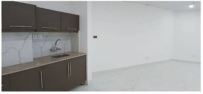 Area 800 Square Feet Brand New Corporation Office Available For Rent In Main Boulevard Road Gulberg 3 Lahore 4