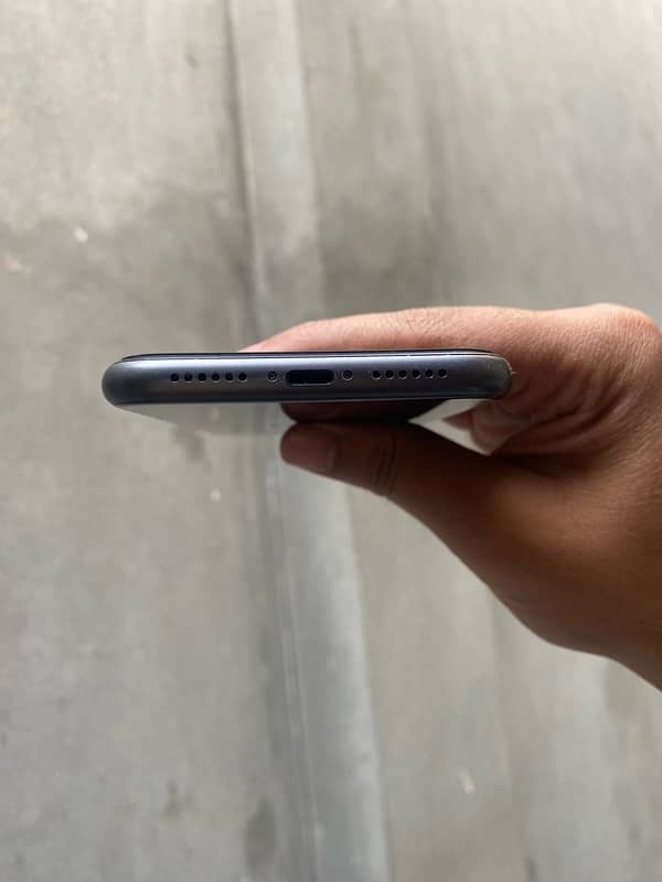 iPhone 11 64 Gb 6