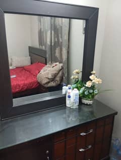 dressing table condition 10 by 10