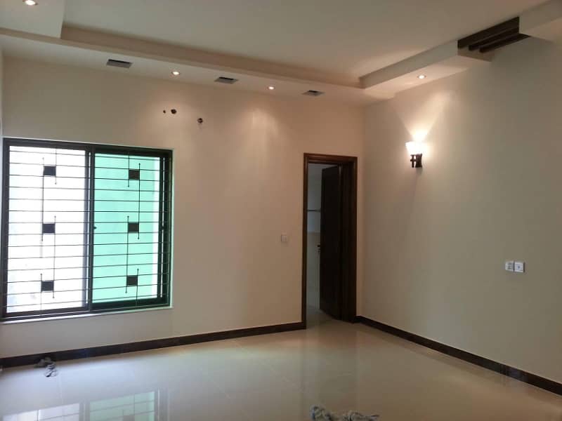 7.5 Marla brand new Jaisa upper Portion available for rent in Johar town R block 2