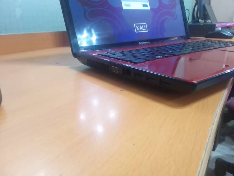 Lenovo Ideapad core i3 3rd gentaion 4