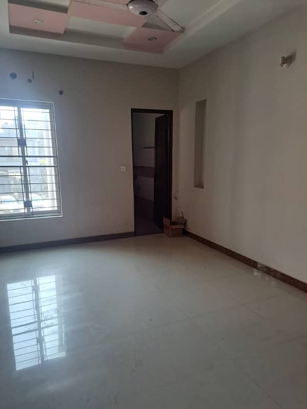 7.5 Marla upper Portion available for rent in Johar town 0