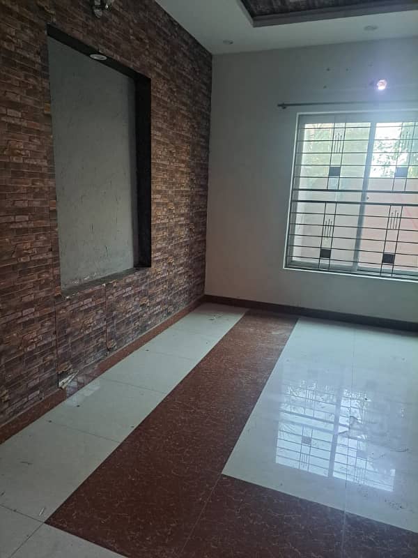 7.5 Marla upper Portion available for rent in Johar town 4