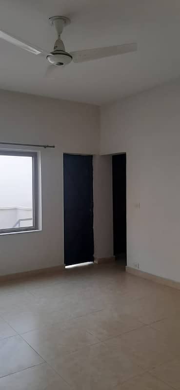 17 Marla 5 Bed Room Corner with Solar 22