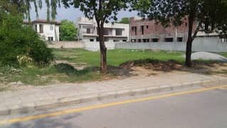 1 KANAL PLOT FOR SALE IN DHA PHASE 5 BLOCK A PARK NEAR MASJID