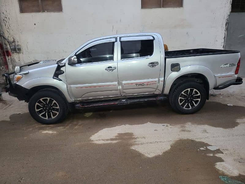 Toyota Hilux 2005 3