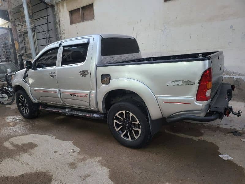 Toyota Hilux 2005 4