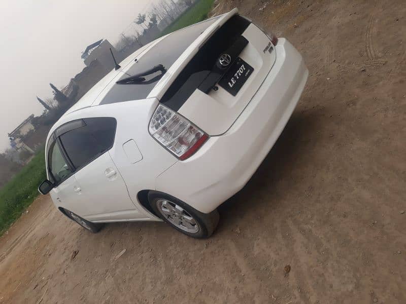 Toyota Prius hybrid model 2010 Lahore registered 5