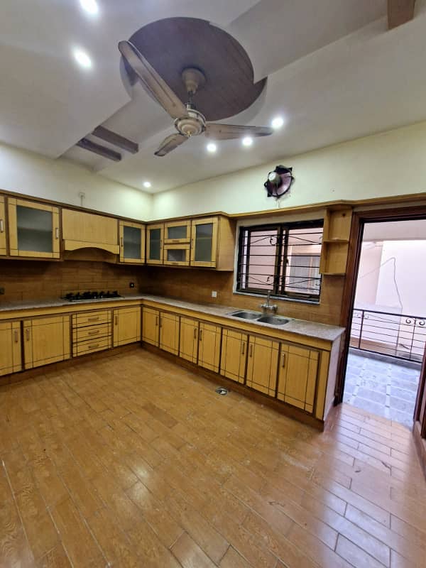 1 Kanal Upper Portion For Rent In Phase 5 11