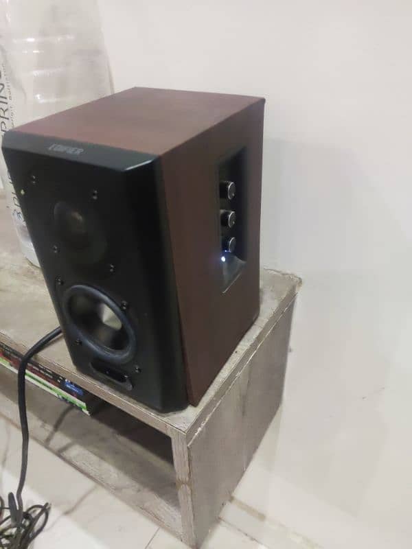 Edifier S350DB Bookshelf Speaker and Subwoofer 2.1 Speaker System 3