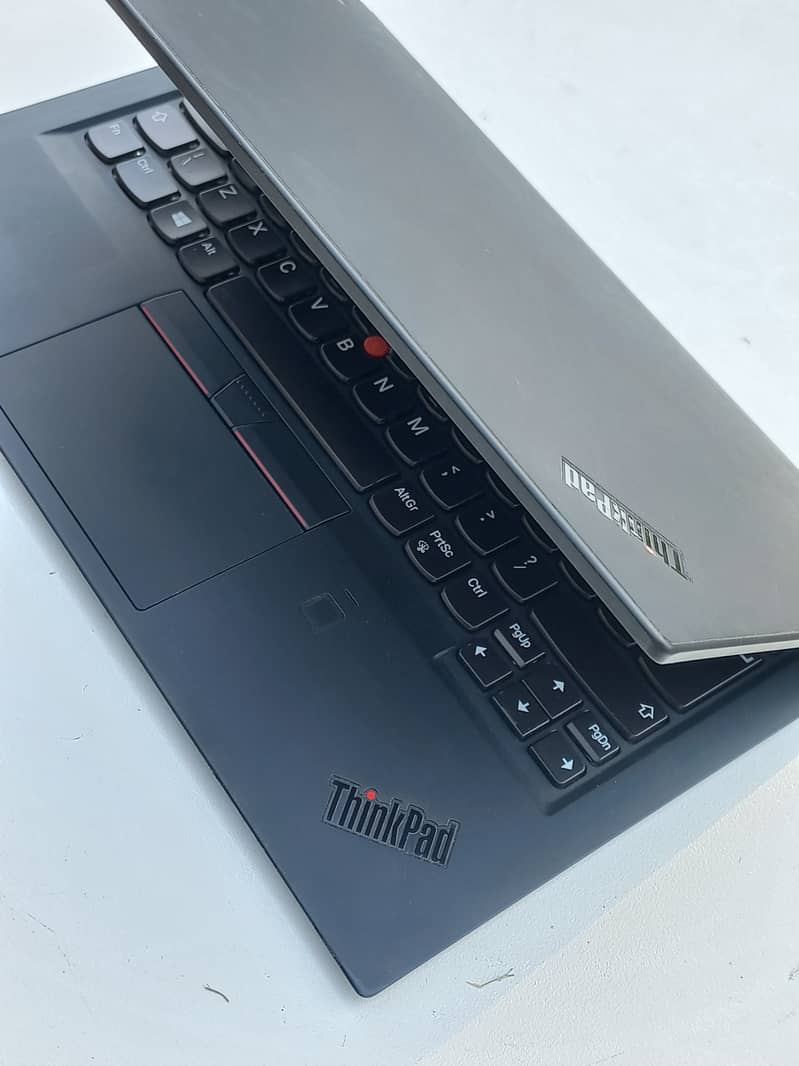 Lenovo X1 Carbon Gen 8 | Core i7 10th gen 16gb ram | 4k Screen 8