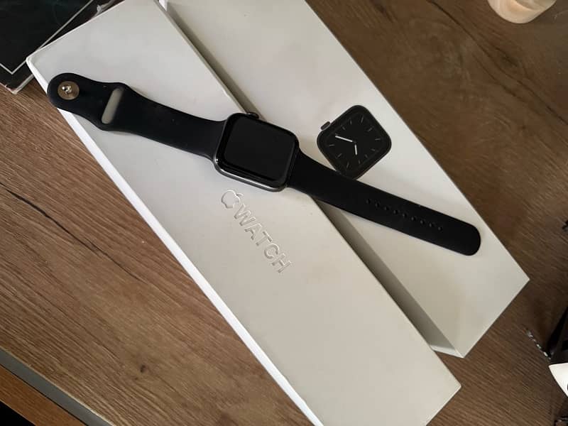 apple watch series 5 full box 1