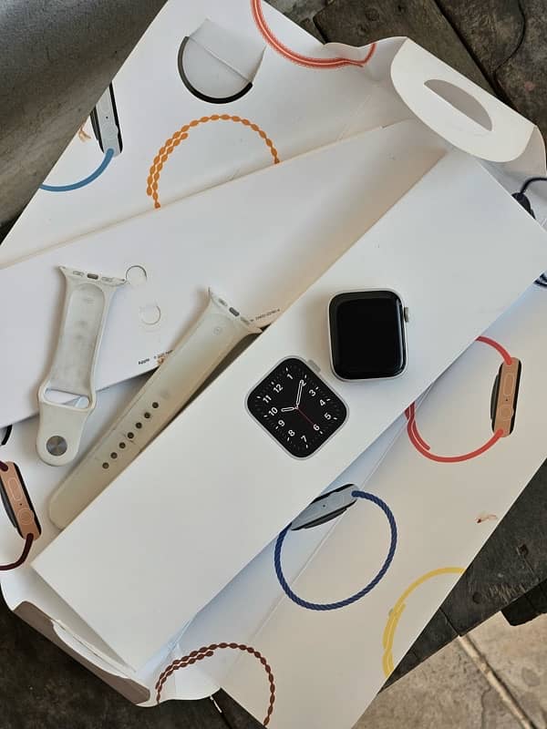 apple watch se 44mm complete box 2