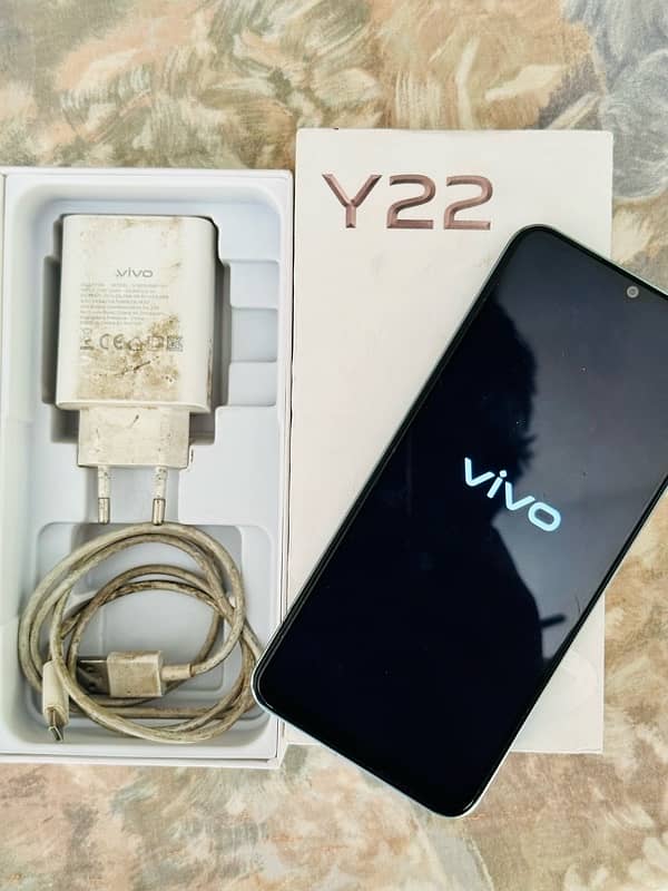 vivo y22 full box 4+4 gb 64gb 10/9 condition 1