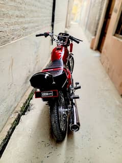 21 model bike ha all Punjab number ha or 10by 10 condition ha