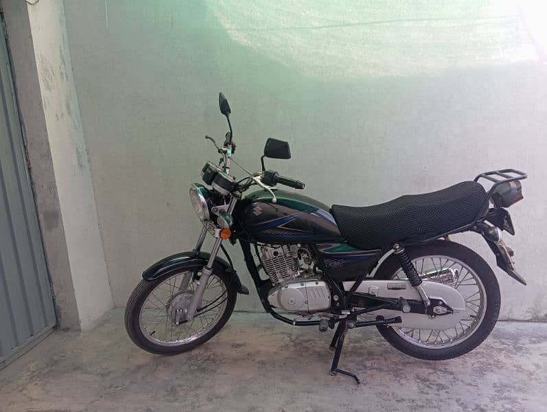 Suzuki GS 150 - 2024 Black 0