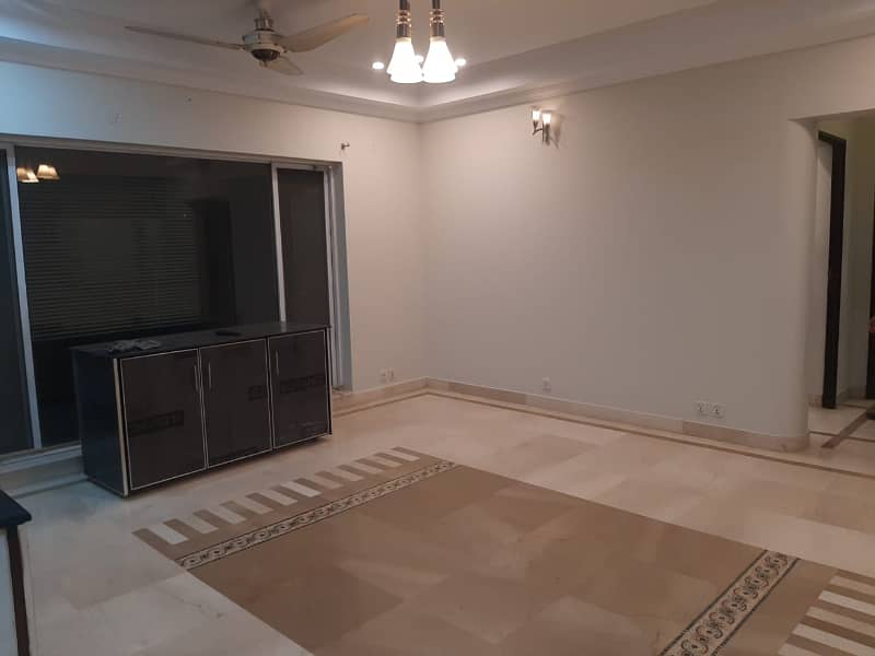 1 Kanal Modern Design Low Price Brand New Luxury Palace For Rent 27