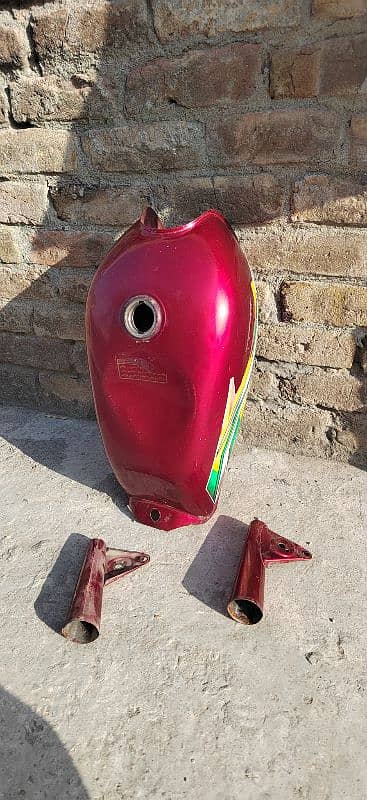 cd 70 fuel tank 9 month used good condition 3