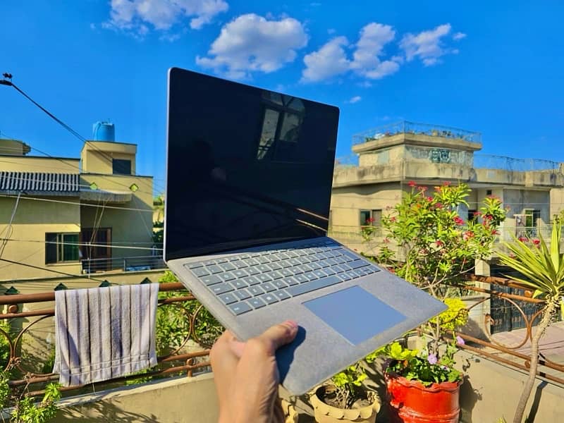 Microsoft Surface Laptop 3 (i7 10 Gen) 1