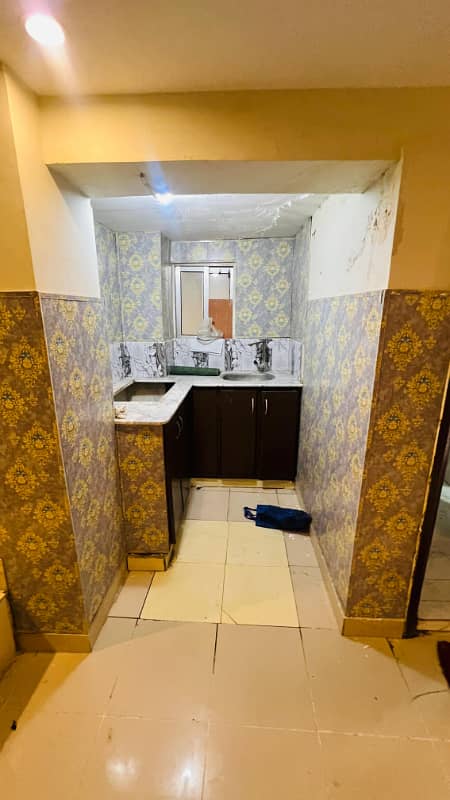 Studio non furnished apartment available for Rent 0