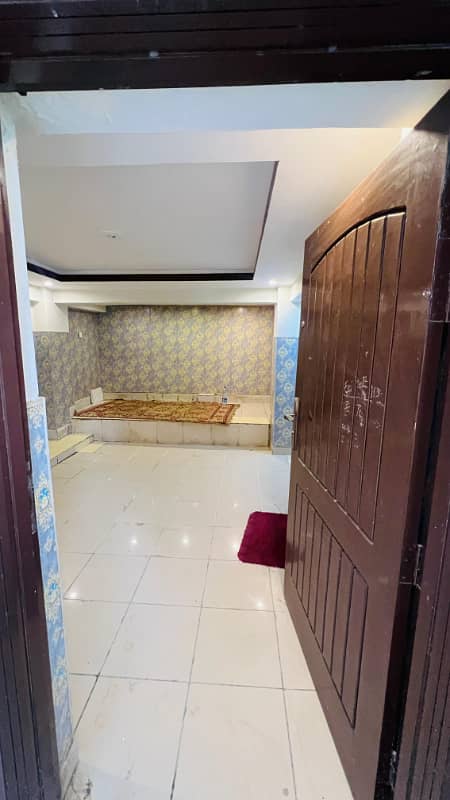 Studio non furnished apartment available for Rent 3