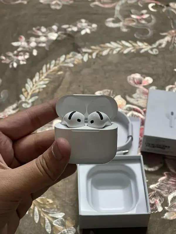 Airpods 4 gen (ANC) 3