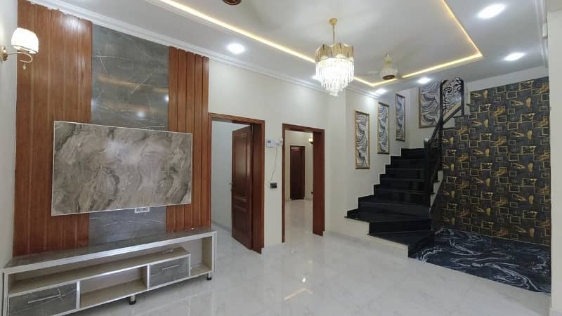 In Lahore You Can Find The Perfect Prime Location House For Sale 9