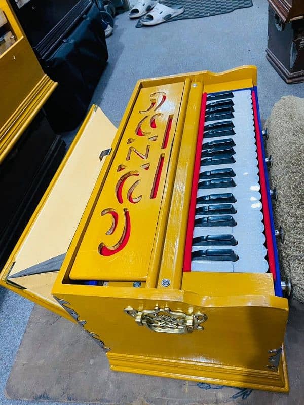 Indian harmonium 1