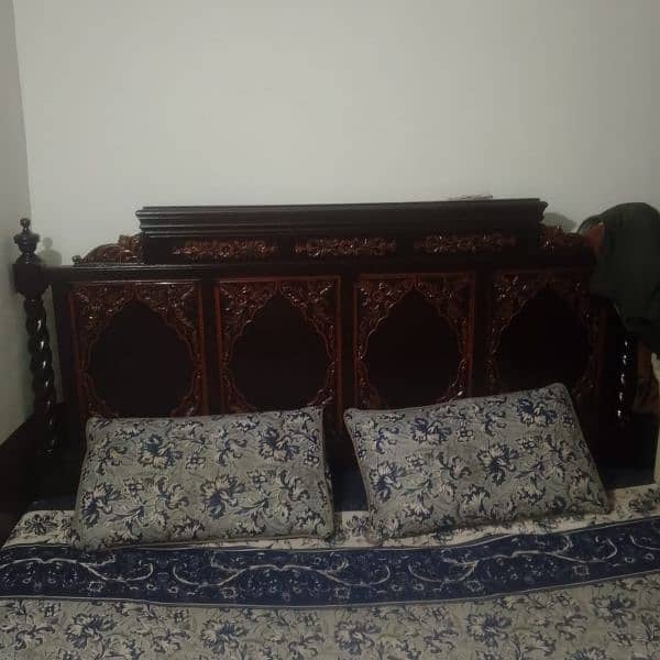 Bed dressing and side table 3