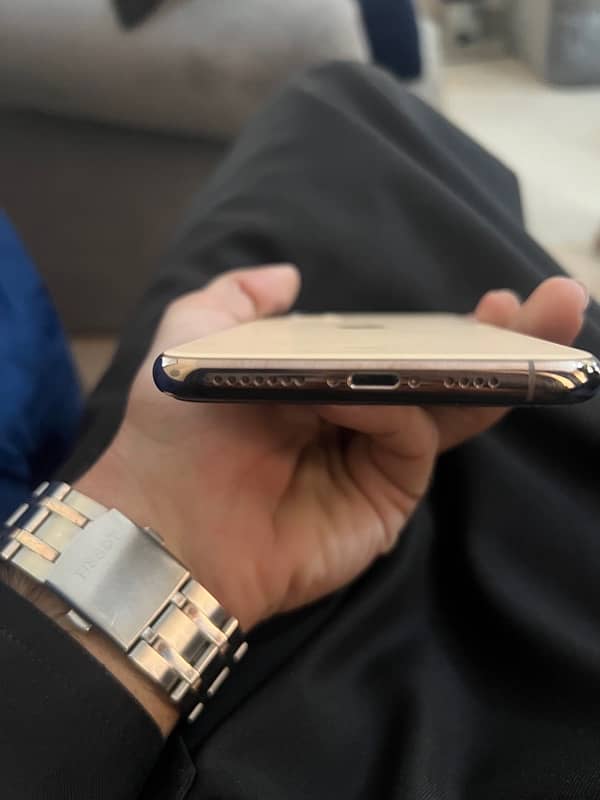 Iphone 11 Pro Max PTA Approved 4