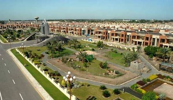 20 Marla Residential Plot available for sale at very reasonable price at very good location of Golf View Residencia Phase 2 Block, Bahria Town lahore 0