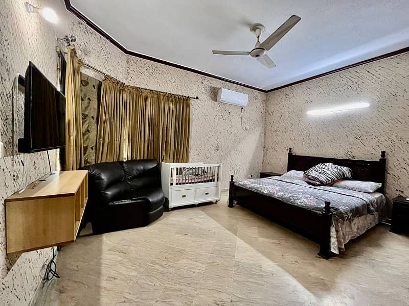 Kanal Stunning Design Well Maintained Bungalow near to Park 24