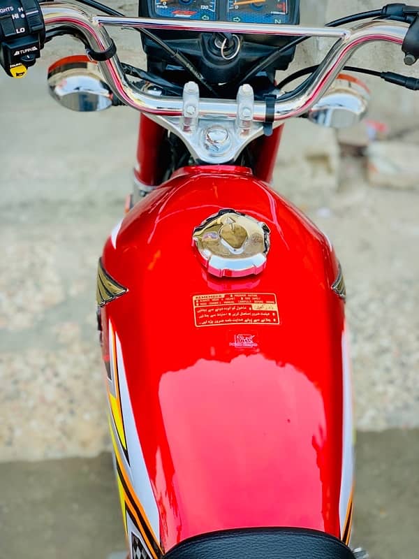 Honda 125 Red 2025 Modal 3