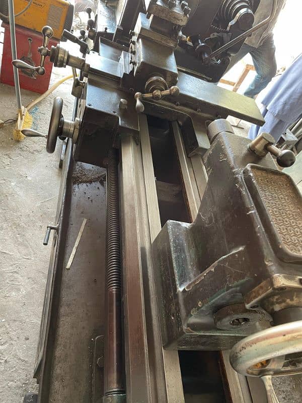 lathe machine of waqar engineering. 7